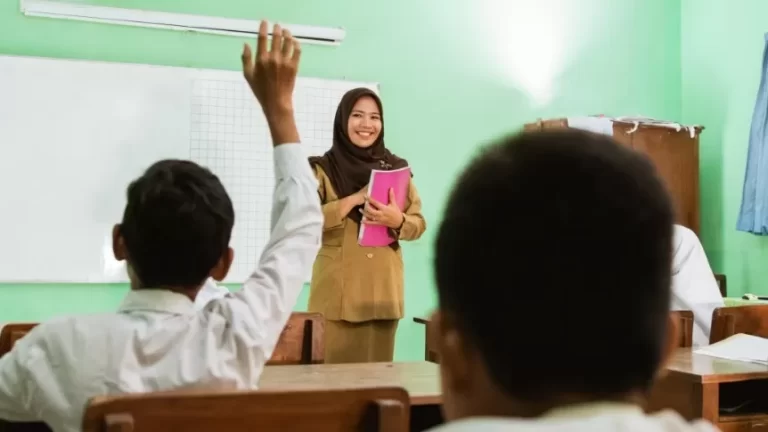 Peran Pendidikan IPS Dalam Membekali Ilmu Pengetahuan Sosial